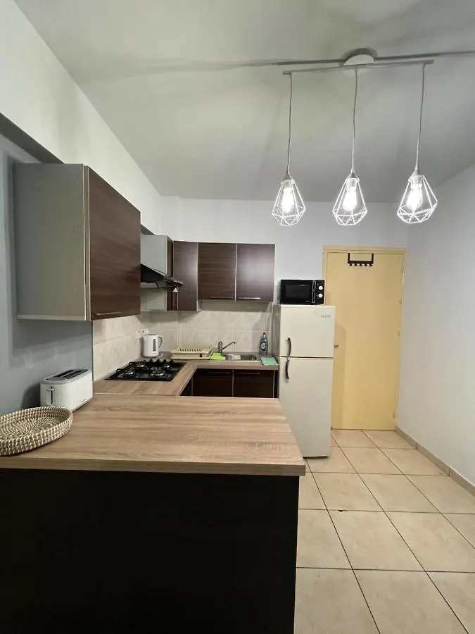 Carisa Holiday Rooms Larnaca
